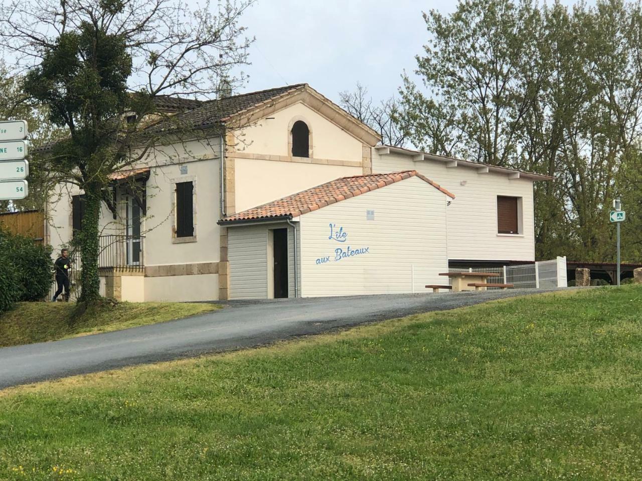 مبيت وإفطار Buzet-sur-Baise L'Ile Aux Bateaux المظهر الخارجي الصورة